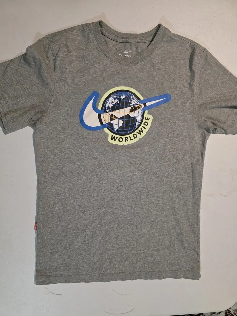 Nike Shirt Men's Size Small Gray Worldwide Globe Short Sleeve Swoosh Crew Neck